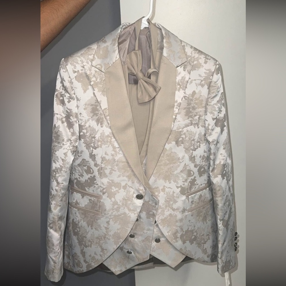 Elegant Cream Floral Men's Blazer